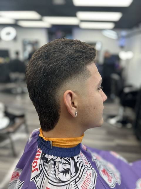 Crisp fade with a lined neckline