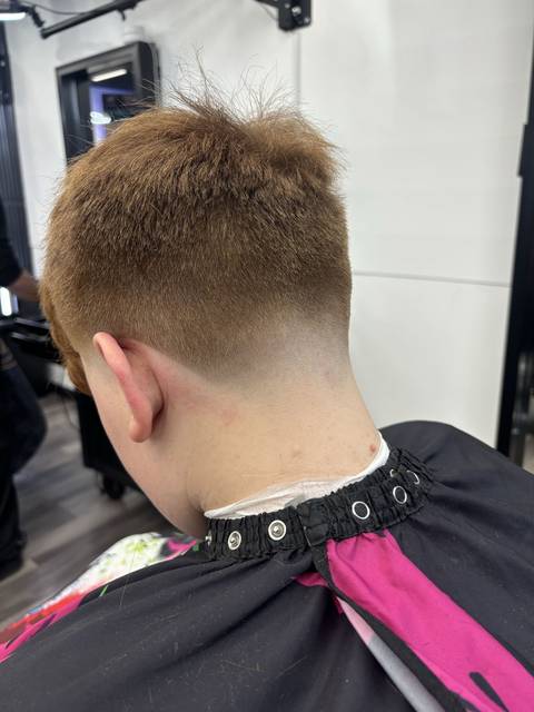 Kids textured cut from the back
